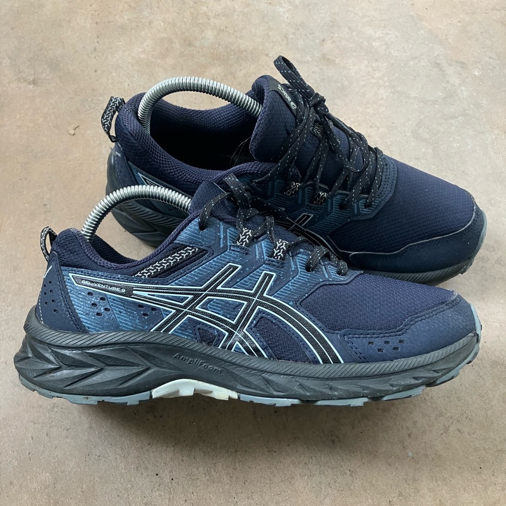 ASICS gel venture 9s size